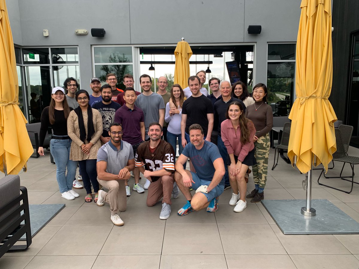 TheRadRoom's tweet image. The best thing about @MetroRadRes is that we are all genuinely good friends! Our social chair @DrRebeccaBryan makes sure we have plenty of monthly happy hours along with fun events such as top golf,  sporting events, holiday parties (things get crazy at our white elephants), etc!