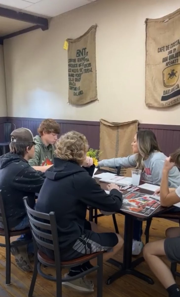FutureRedRavens's tweet image. Great morning in Fredonia speaking with #futureredravens about what CCC has to offer! Lots of interest in our technical programs! For more information on becoming a Red Raven email beurskens.ashley@coffeyville.edu!