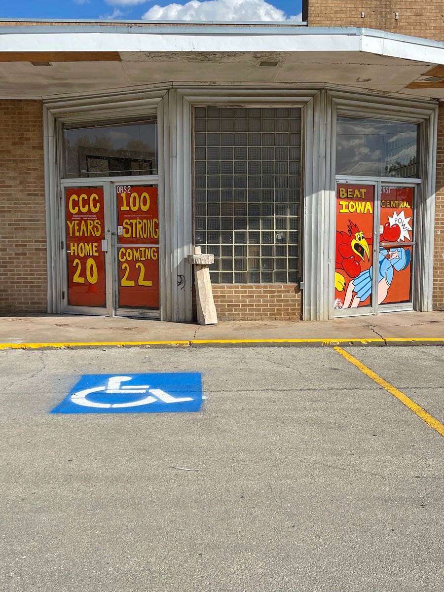 FutureRedRavens's tweet image. The Winners of our Homecoming Door Decorating contest were announced today! Most Spirited, Spookiest, and Most Creative! Job well done by all!!