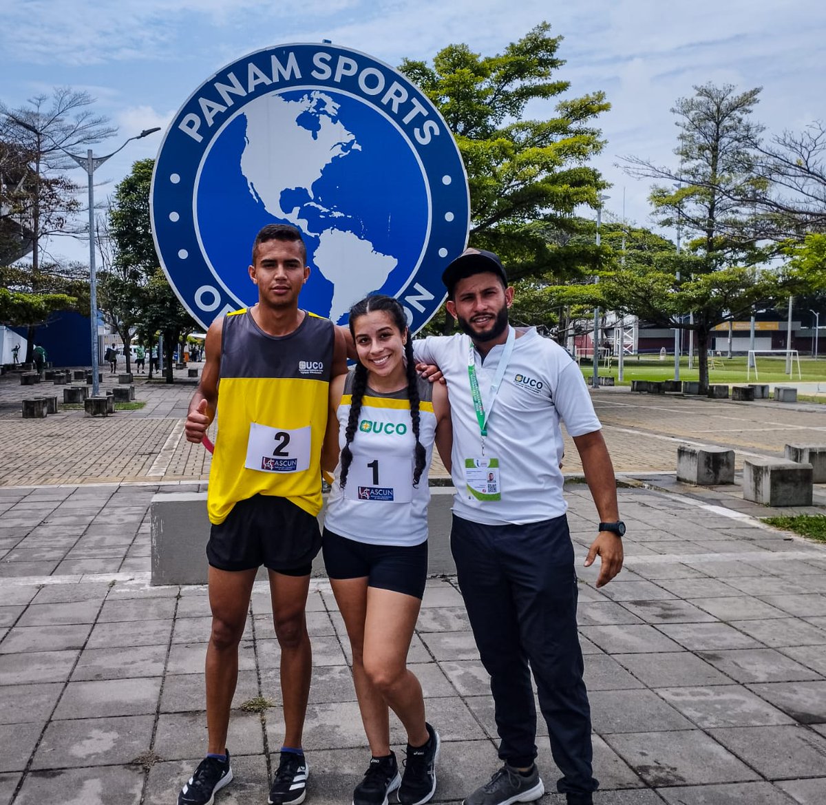 uconiano's tweet photo. #TalentoUCO | Los atletas de nuestra Universidad presentes en los Juegos Nacionales Universitarios @ascunoficial.
Steven Uribe, Nicolle soto y Daniel Martínez son nuestros representantes en 800 mts planos, 1500 mts y 5000 mts.
¡Vamos uconianos! https://t.co/lJMDBiXjv6