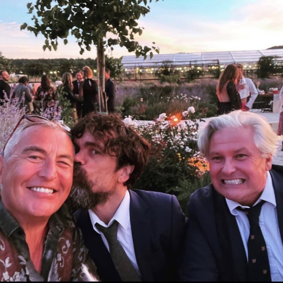 Sunshine_frenzy's tweet photo. absolutely here for this GOT reunion at Lena’s wedding🥹 https://t.co/zV3qdMiEFD