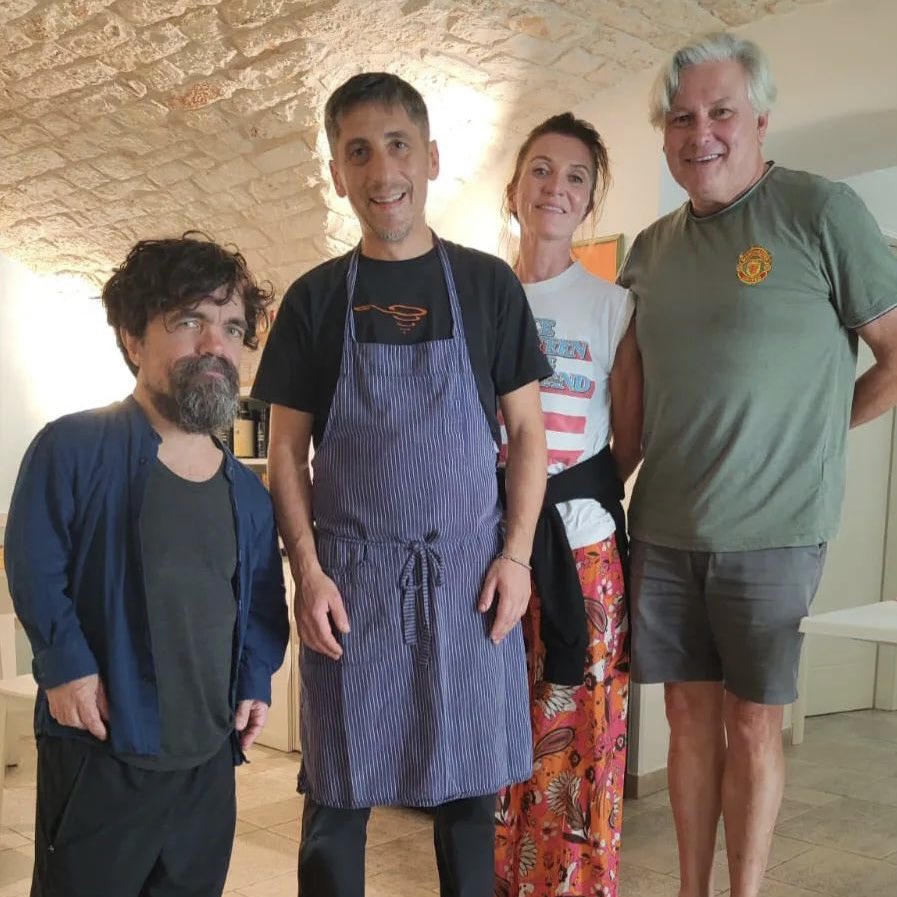 Sunshine_frenzy's tweet photo. absolutely here for this GOT reunion at Lena’s wedding🥹 https://t.co/zV3qdMiEFD