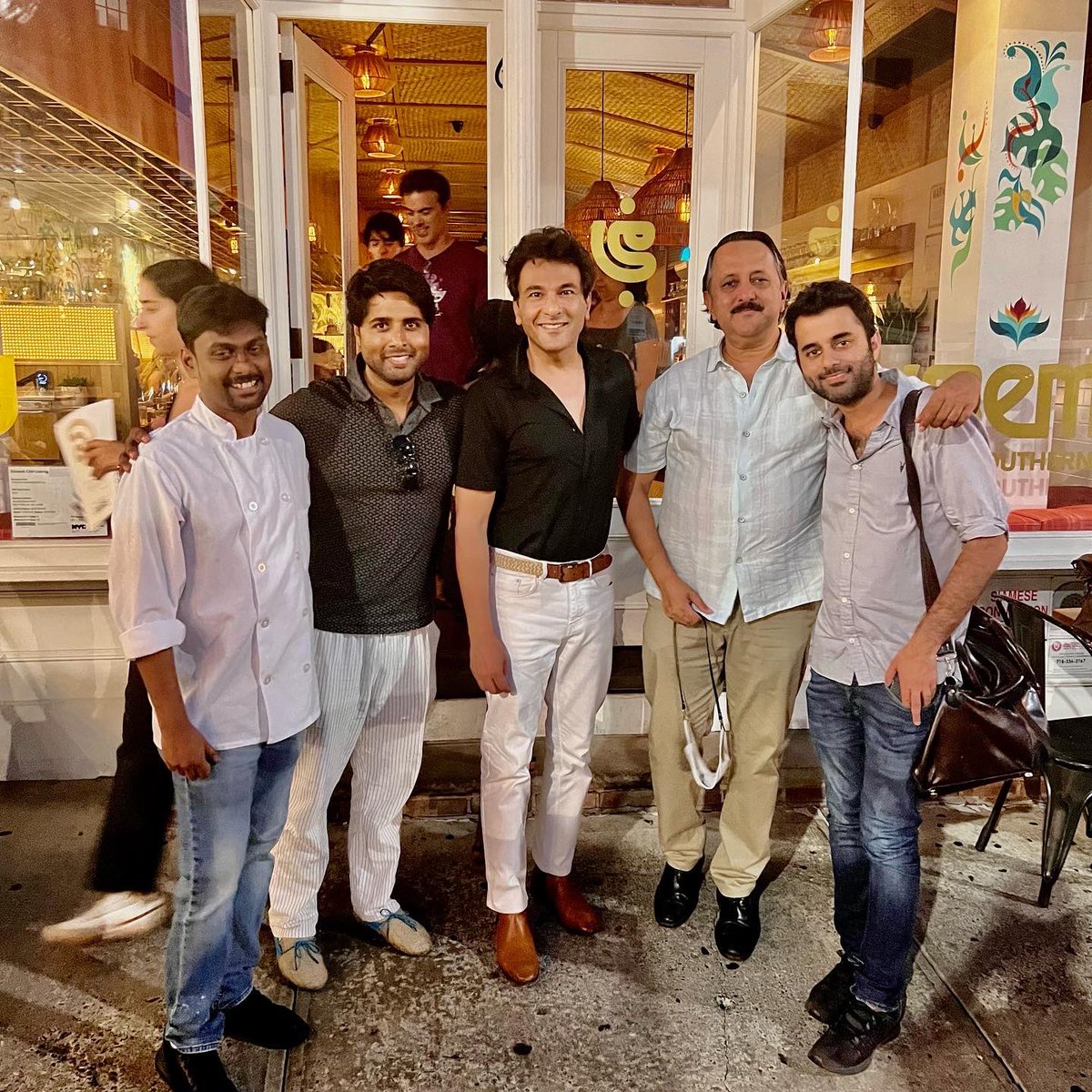TheVikasKhanna's tweet photo. Tears of joy & pride. Keeping the flag high.
Finallllly an Indian Restaurant wins a Michelin Star in NY.
#chefvijayakumar #ChintanPandya #RoniMazumdar @semmanyc @MichelinGuideNA https://t.co/K5qTS9PfVY