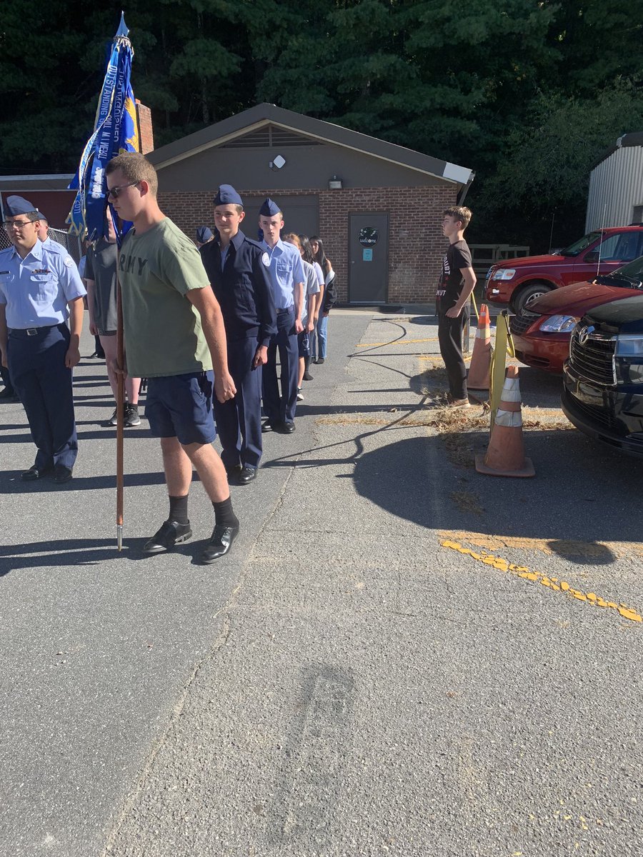 THSAirpower's tweet photo. NC-075 Drill Team continued training this week with several cadets passing the 30-Step Drill Evaluation. Looking forward to seeing many others take their evaluations in the next few weeks. #THSAirpower #NC075 #thsafjrotc https://t.co/K0BG8R2Pco