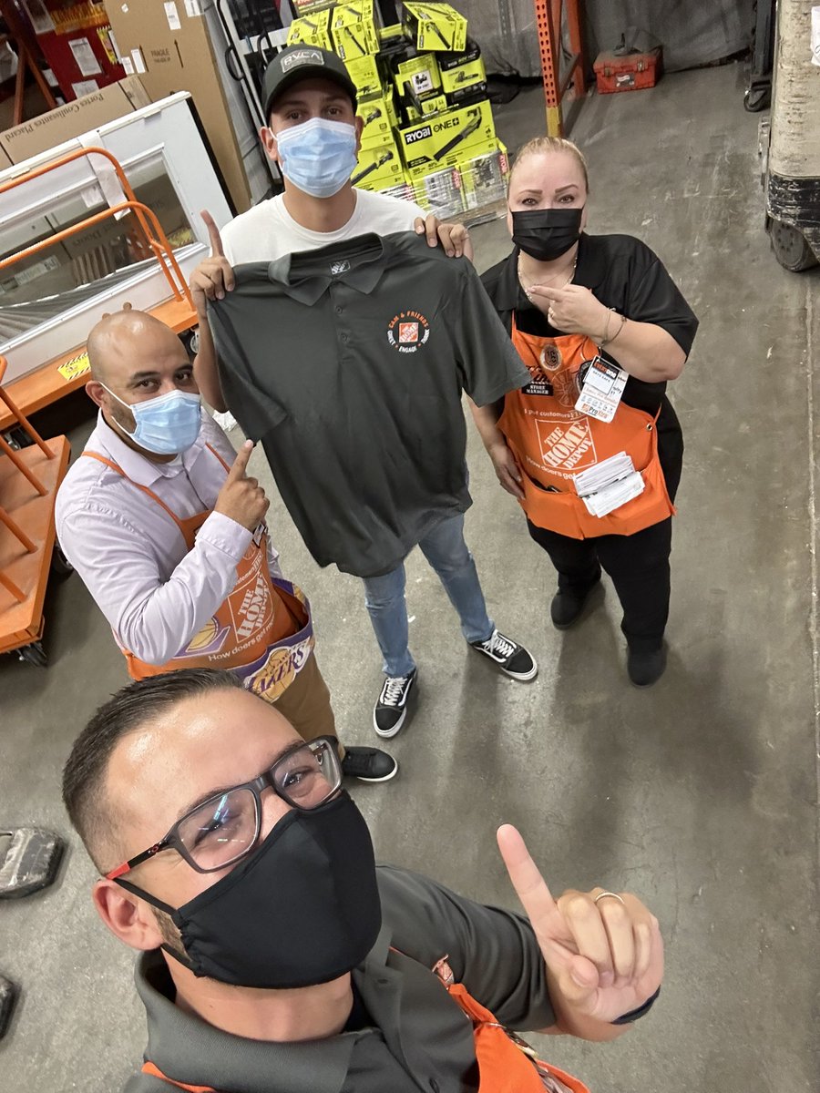 **CAM &amp; Friends** It’s time to thank all our Frontline associates for everything they do. Truly amazing the things our associates do for the La Mirada Family <a href="/juanitaajackson/">Juanita Jackson</a> @Mary_0684