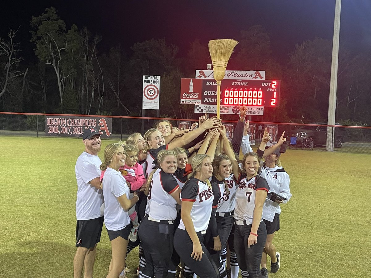 Region Sweep…🧹🧹🧹10 inn 2-1 Win over Vidalia in ITB! So excited to be back in the ⭕️!  7 IP 13 K’s  0 ER. Bunted for a Basehit too! 👀the new sign Back2Back Region Champs. 21-2 record <a href="/JuanAlexAl/">Juan</a> Thanks for ALL you do! <a href="/linztillman1/">Linsey Tillman</a> <a href="/ApplingSchools/">Scarlett Miles Copeland</a> @Los_Stuff <a href="/SoftbalAmerica/">Softball America</a>