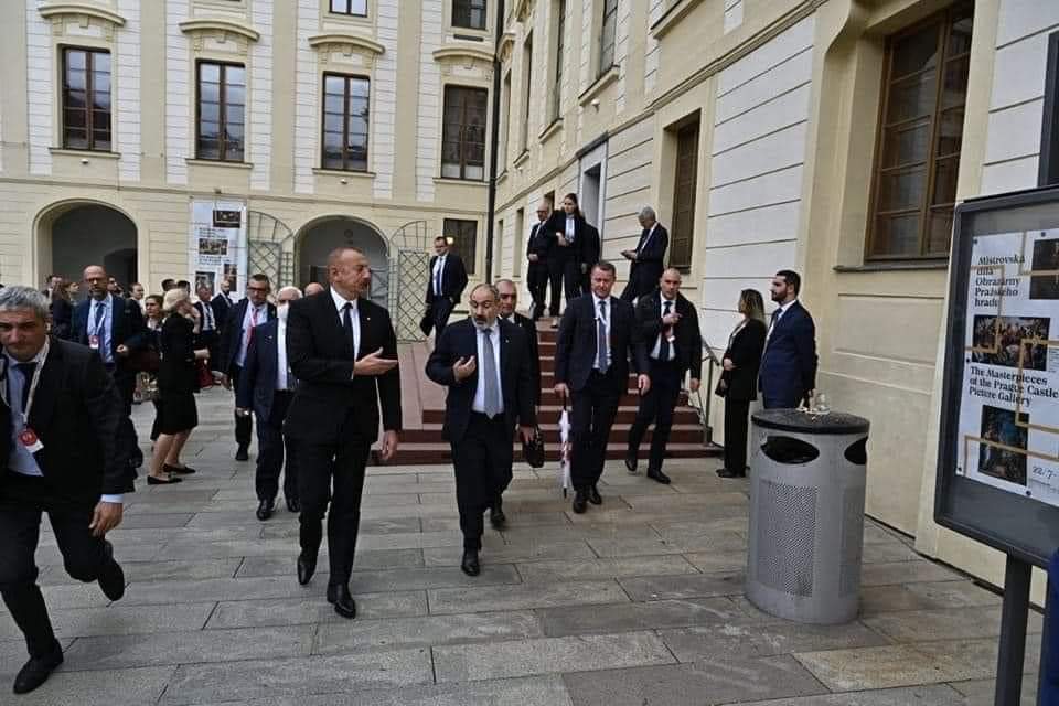 Matant15's tweet photo. No comment🇦🇿 https://t.co/ugt3QOyjEO