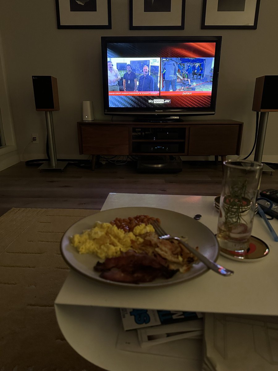 jonnyeight's tweet photo. #skyf1 g&amp;t and a sort of English breakfast watching fp1… https://t.co/KOUkTtUUok