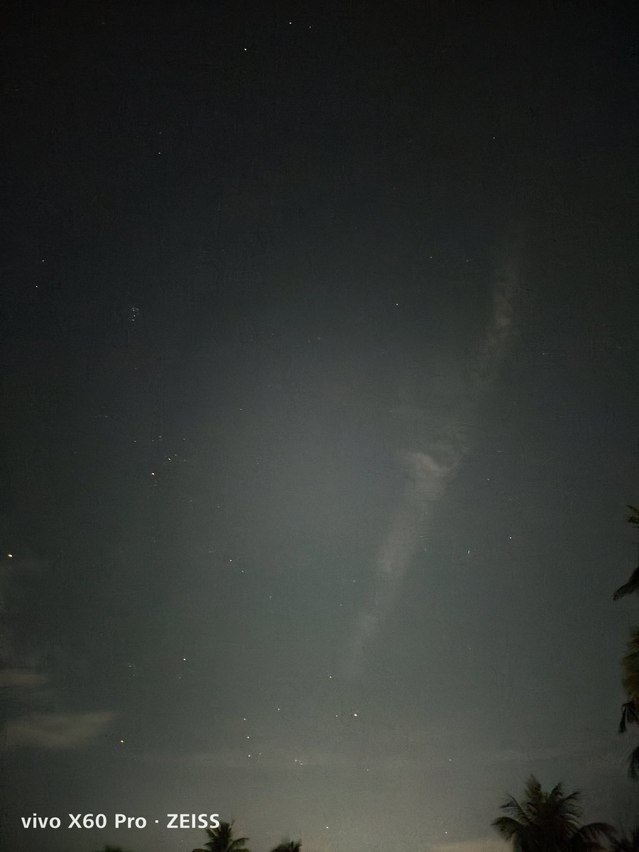 DebVlogger's tweet photo. Last night from my rooftop, shot on #vivox60pro @Vivo_India @Vivo_Phil #Nightsky #Astrophotography #sky #Stars https://t.co/SbnNcNtHS9