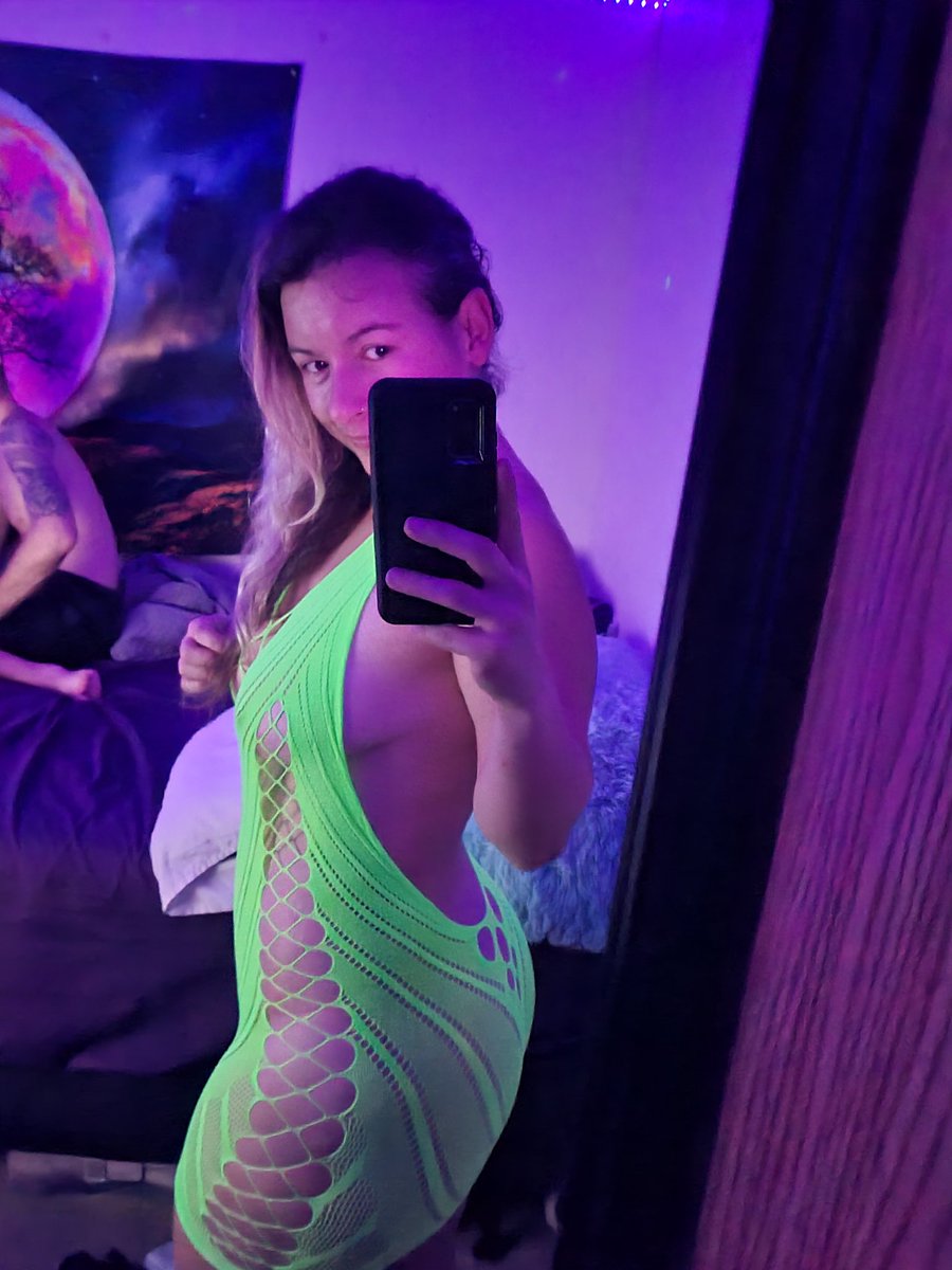 rdub1290's tweet photo. @OnlyFansRise https://t.co/AM9dhml0xa
I just started this up not too long ago. I'm definitely going out of my comfort zone doing this &amp; trying to gain more confidence in myself because the world tears you down enough as is. This be me #onlyfansgirl #onlyfansbabe https://t.co/sbAZL3Jd8b