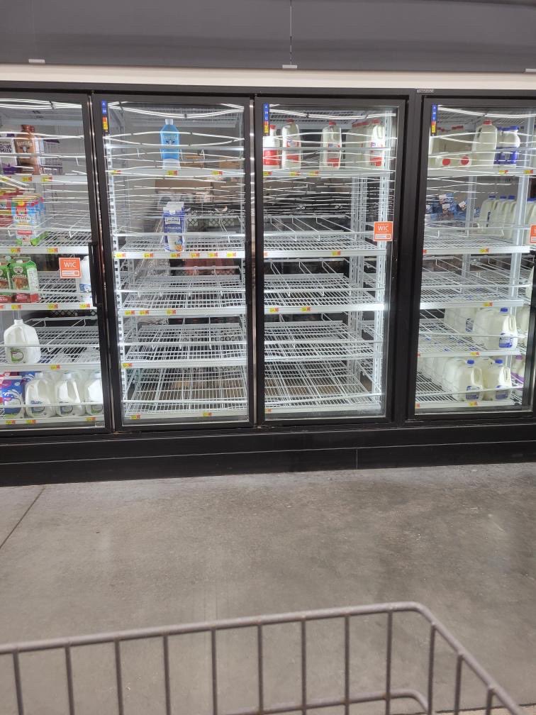 CarinesMoncada's tweet image. #LaInsoportableReporta

Oyente me envía estas fotos de su visita al @walmart ubicado en el 14325 SW 268th St, Naranja, FL 33032.