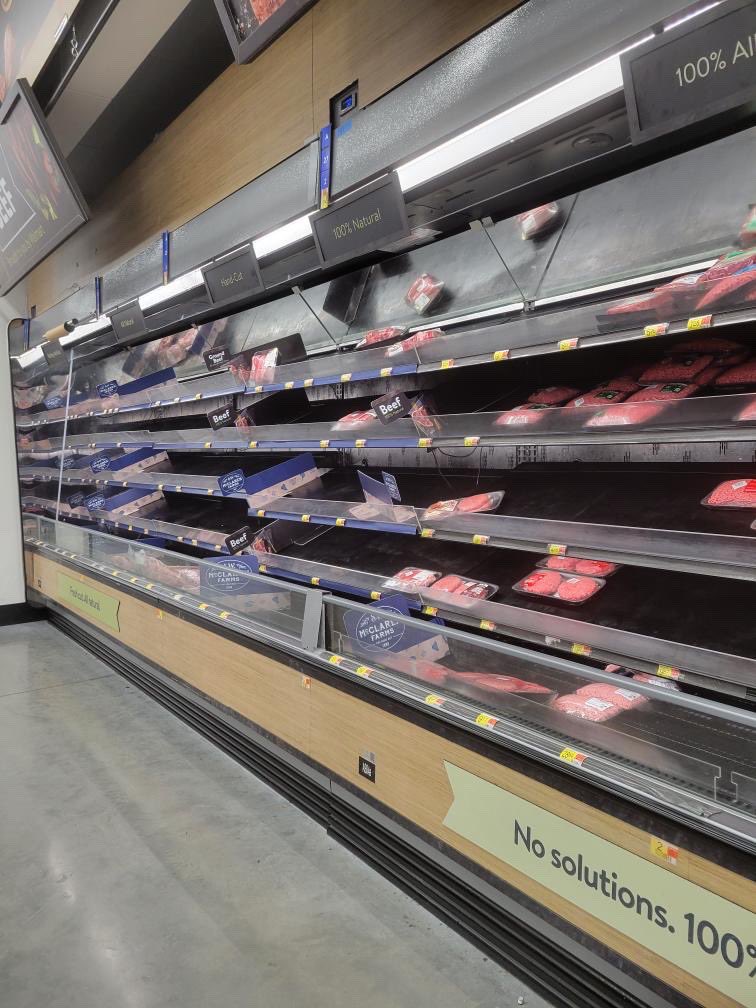 CarinesMoncada's tweet image. #LaInsoportableReporta

Oyente me envía estas fotos de su visita al @walmart ubicado en el 14325 SW 268th St, Naranja, FL 33032.