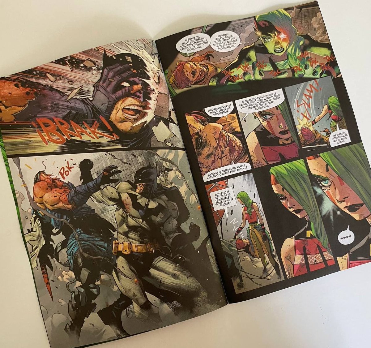 OSPORCOMICS's tweet photo. ¡Me gusta! Batman Fear State 1 Al 6 Mas Alpha De Dc Comics Mexico https://t.co/YEcIKSL9RX 
#batmanfearstatesaga #batmanfearstate #dcomics #comics #comicsoriginales #comicsenespañol #osporcomics #tiendadecomics https://t.co/vBO44pWUPY