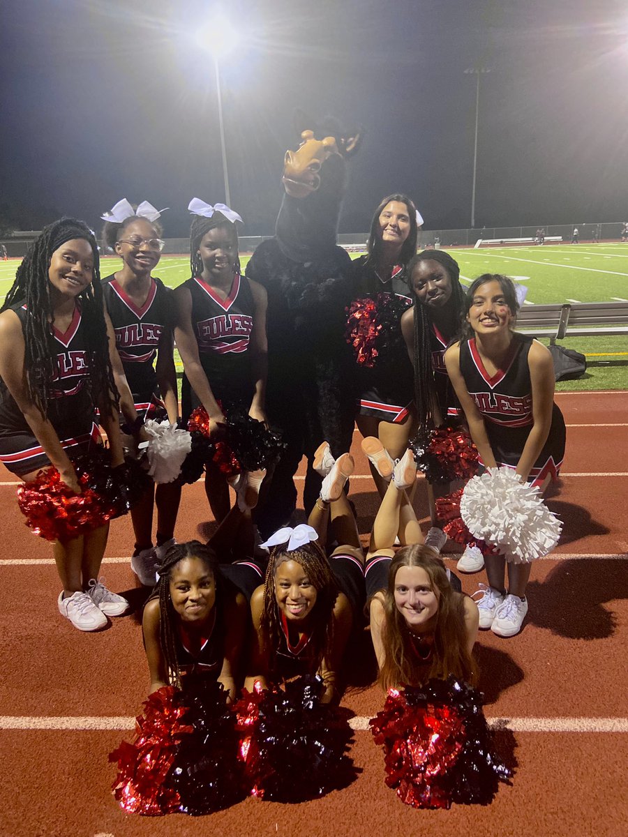 EulessCheer's tweet photo. Two amazing games tonight!! #EJHStallionStrong @HEBISDpeople https://t.co/XCnT93Cioi