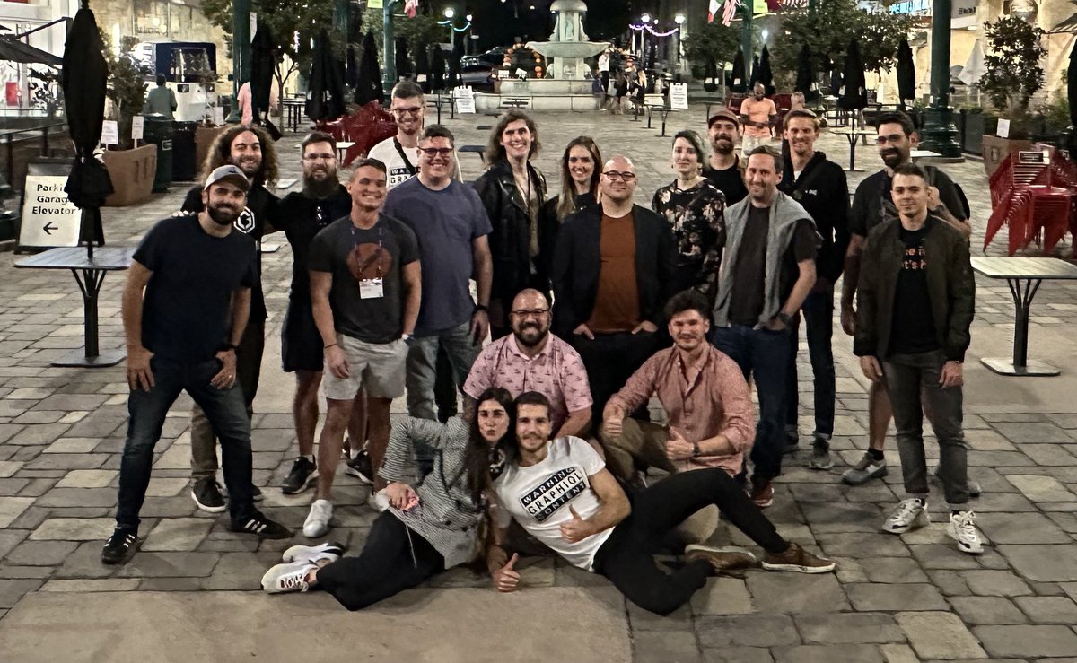 The best part of #GraphQLSummit, and conferences in general, are the friends you make and the people you meet! The @getpostman crew loved hanging out with our friends @UriGoldshtein @neo4j @escapetechHQ @SoFi @Yelp @Stellate