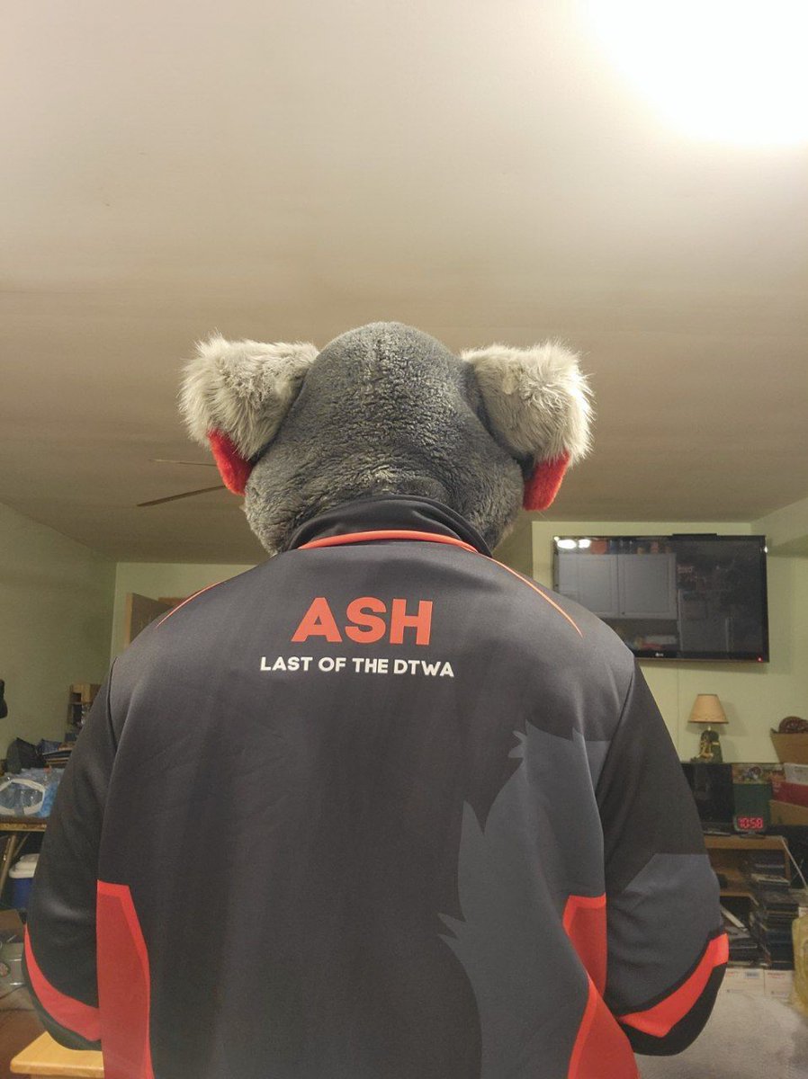 BloodPeltWolf's tweet photo. Got my @DTWASuiters Jacket for Ash! I'm so happy and love how it came out! Thank you @RavenGG for this! @AshDalmatian https://t.co/wUGVElI6mv
