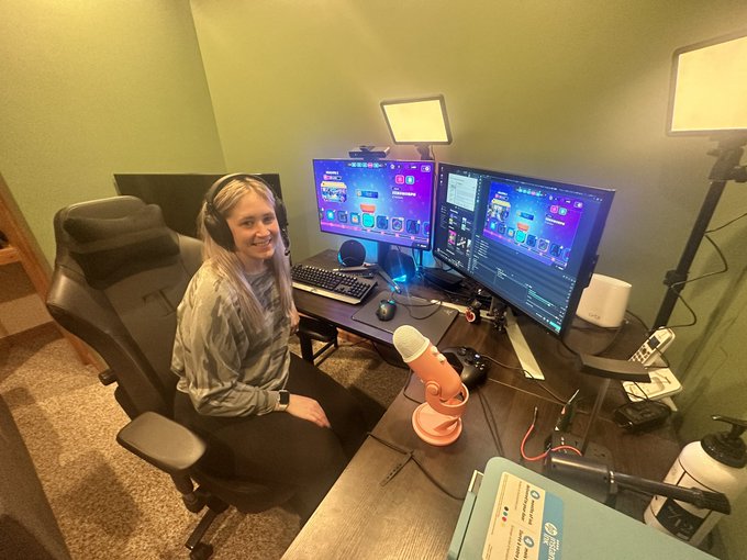 Why am I still practicing fall guys right now😂 https://t.co/2hVcw7ejW8