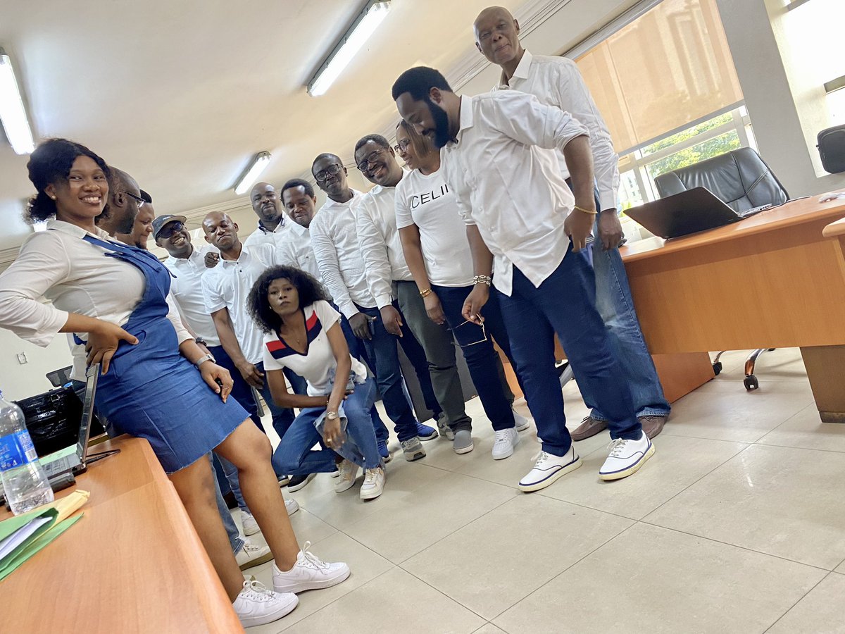 Sayo_sleek_'s tweet photo. How our Internal Audit team at @fidelitybankplc celebrated Day 4 of #CustomerServiceWeek2022 #CelebrateService #TeamAudit https://t.co/7YDcX0RWLS