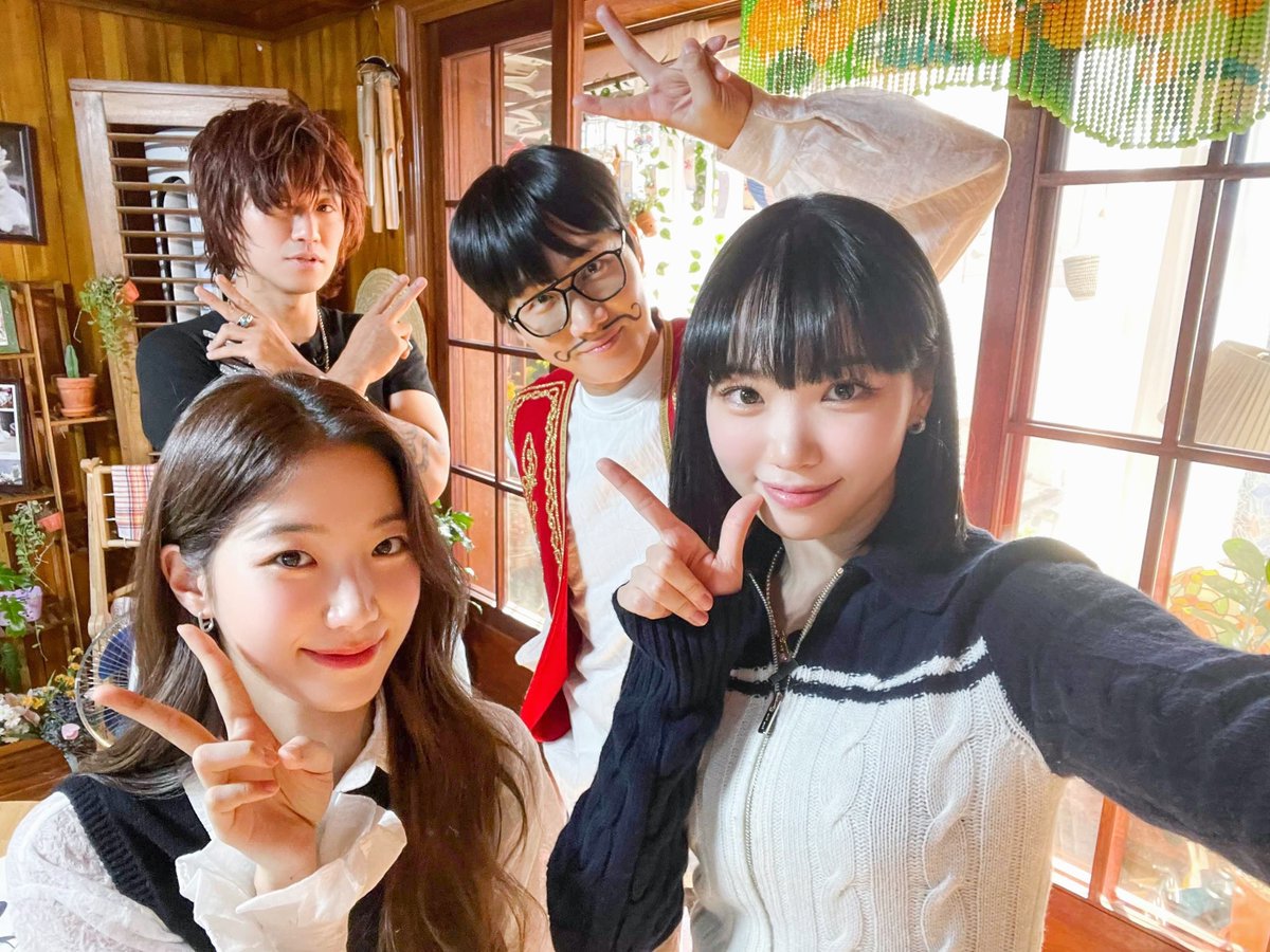 le_sserafim's tweet photo. [#오늘의르세라핌]
221007 @ 튀르키예즈 온 더 블럭

#LE_SSERAFIM #르세라핌
#KIMCHAEWON #김채원
#KAZUHA #카즈하 https://t.co/1Si2l3NRMD