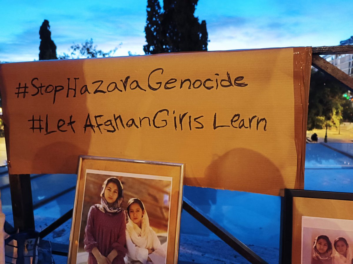 Kawa8moh's tweet photo. بیاییم درباره ی هزاره کلمه های زیبا بنویسیم. 
قبلن سیاه پوستان به فرزندانشان می آموختند که سیاه زیباست و دیدیم که چقدر موفق بودند.  
Black is beautiful 
#Blackisbeautiful 
من شروع میکنم.  شما کلمه های زیبایتان را کامنت کنید.  
هزاره شکوه مند هست
#StopHazaraGenocide‌‌ https://t.co/rdm9qjANU8