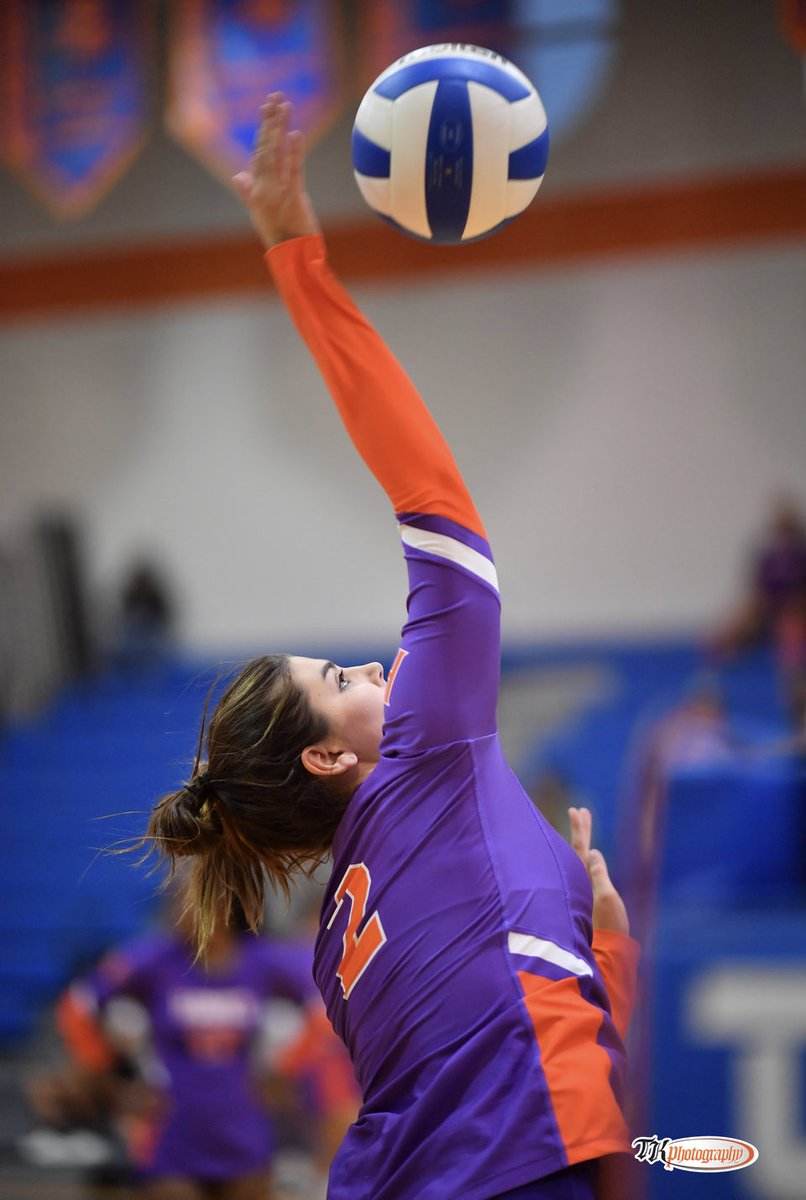 volleyinpurple's tweet photo. Horizon Varsity Girls Volleyball improves to 15-1 overall with a 3-2 set win at home vs Freedom High.  It was senior night for Hailey Cappleman, Hannah Pridgeon, Gabby Park, Linnea Preston, and Shay Sotto (pictured). https://t.co/rsx9Od6X8E
