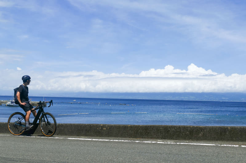 ebike_impress's tweet photo. 夏にe-bikeで沼津を走ってきました。そして貴重な塩すくい体験まで！ MERIDA X BASE発のHISツアーで体験できます。11月19日は残りわずかみたいです。
https://t.co/KV0AGaN8VB
#ebike https://t.co/zc8ZMCYNLT