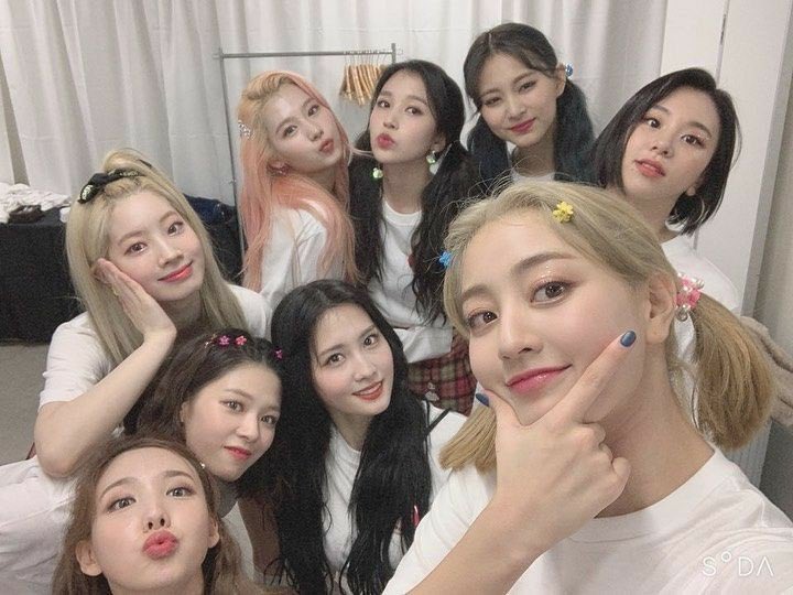 jypesmyoui's tweet photo. don’t you just love it when twice.. 🥹 https://t.co/gqgOhpbC0K