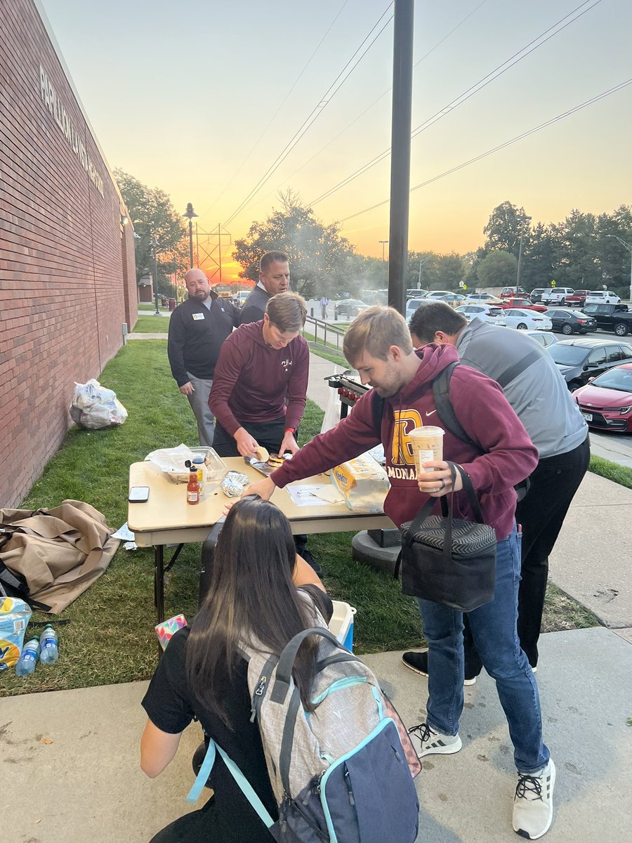 ghubertplhs's tweet photo. @PLPulse Sunrise breakfast! Thanks for thinking of us. https://t.co/idBDUnYaLF