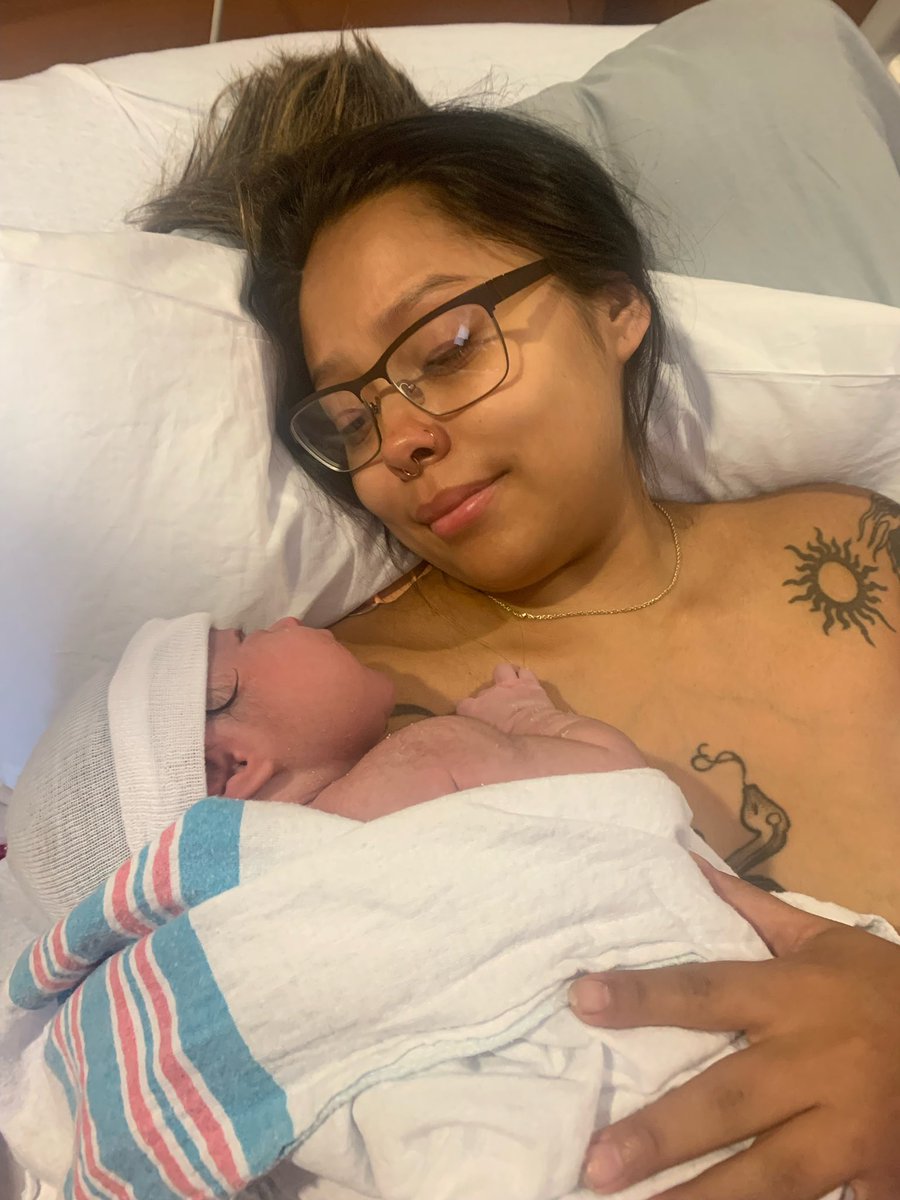 bliiss_ful's tweet photo. am i going to be that annoying mom who makes their baby their life? yes, yes i am. Miss Aurelia is 1 month old already and it makes me sad. time goes by so fast. https://t.co/KIglVQjv4D
