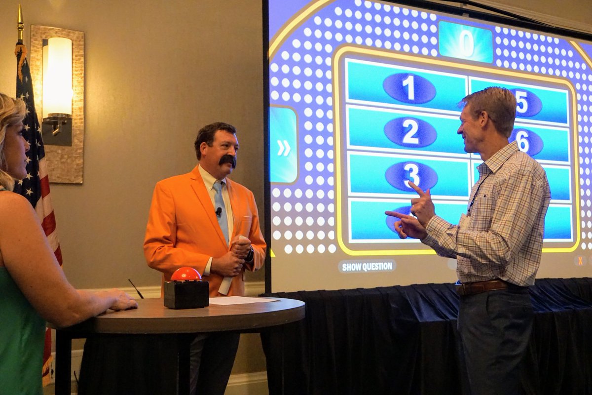 AGCTennessee's tweet photo. What are AGC members talking about?  Survey says:  Convention Day 2!  @AGCMiddleTN @agc_west https://t.co/7dkwRUblt2