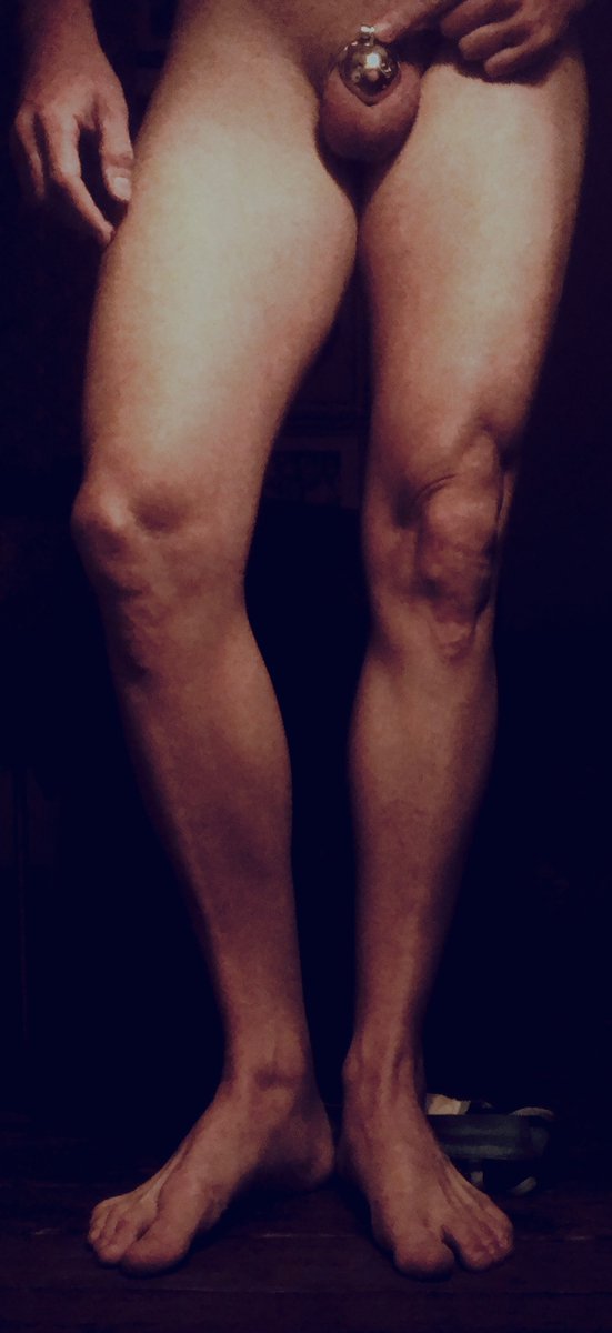 sissy_kyler's tweet photo. Day 6 of #locktober was weird. Horny yet calm… moody. The #clitty seems to be accepting its new normal. #chasitycage #chastitynub #dicklet #whiteworm #cuckold https://t.co/zrb68FXsLl