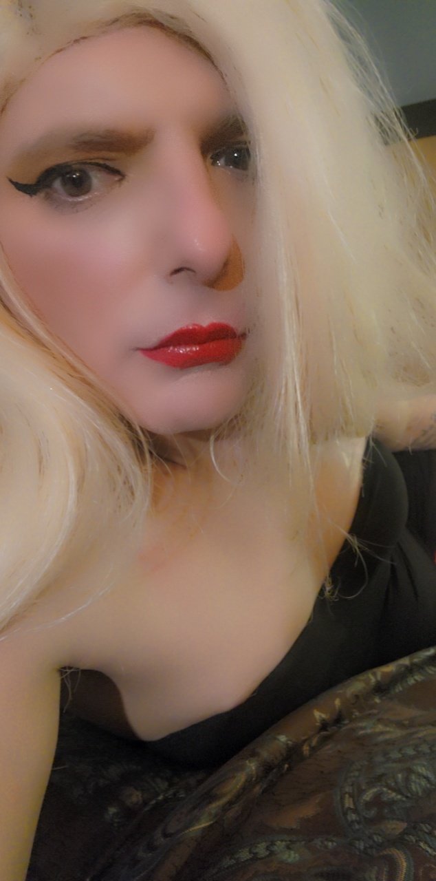3 pic. Miss Eva Obscene. Amateur transgender adult entertainer and professional sexer. 😘☺️ https://t.co/scRxHmowtq #TransIsBeautiful #nsfwtwt #accountant #sexy #trans #Lipstick #lips #bubblebutt https://t.co/tpkwk5tmUa