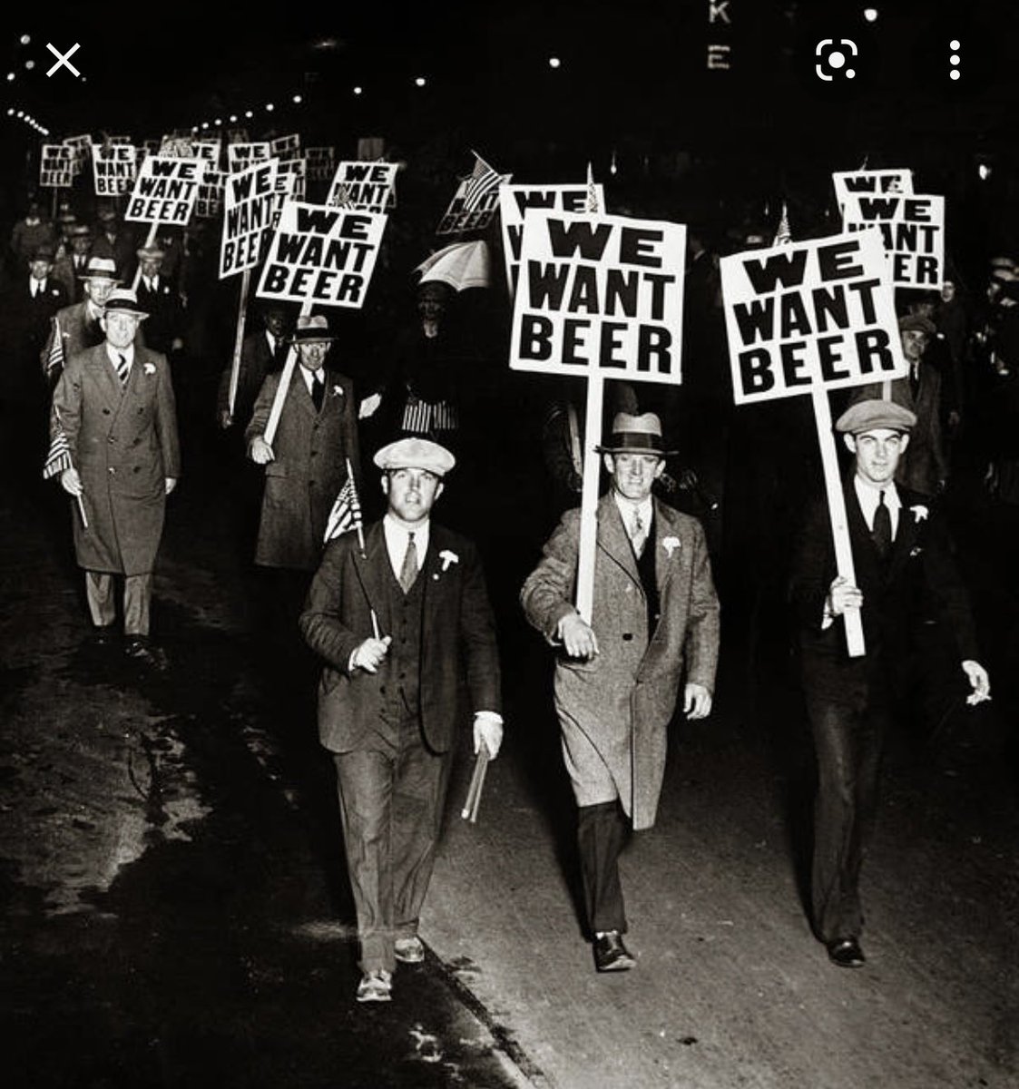 RichardJTovar2's tweet photo. @GovofCO @POTUS Decades ago having a  beer was against the law too 🍺 https://t.co/QExbEv2aLj