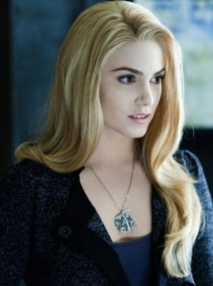 Wife and mother to many I am also a mortician. I am a twin but we do not look alike. I am independent and quiet but that does not mean I will not stand up for myself. #Hybrid vampire and wolf
#RT please and thank you