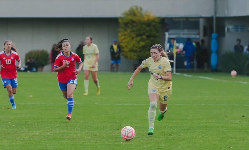 POSTADeportes's tweet photo. Consigue @AmericaFemenil victoria en duelo internacional. 

✍🏻 @gracefherrera 

➡️ https://t.co/FHCVDPvJvn https://t.co/dPe3rHAB6n