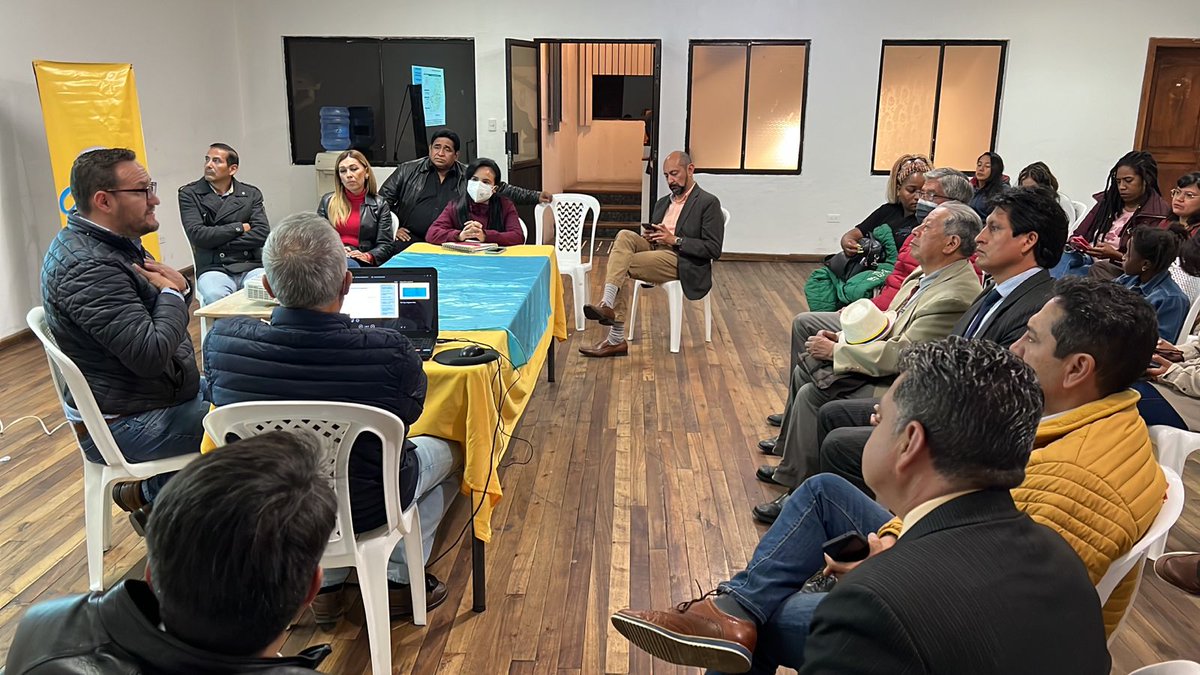 MarioVCastroQ's tweet photo. El trabajo en equipo nos llevará a lograr grandes proyectos en beneficio de los cuencanos.
Porque lo nuestro es compromiso, compañeros candidatos al Concejo Cantonal.
Juntos siempre #GenteDeBarrio
#MarioContigo
@contigocuenk104 https://t.co/cpCMYGdMlG