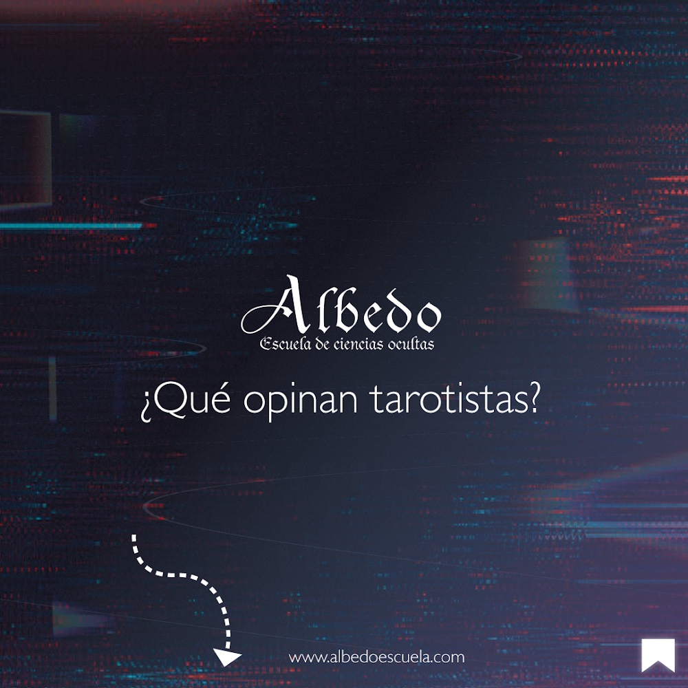 AlbedoEscuela's tweet photo. Cuando hacemos una tirada con el Tarot de Marsella, es muy importante fijarnos en las miradas.
En este ejemplo el caballero de espadas mira fijamente a la estrella. Finalmente encontramos un tres de bastos. ¿Qué opinan tarotistas? https://t.co/KN5QCqI11Y