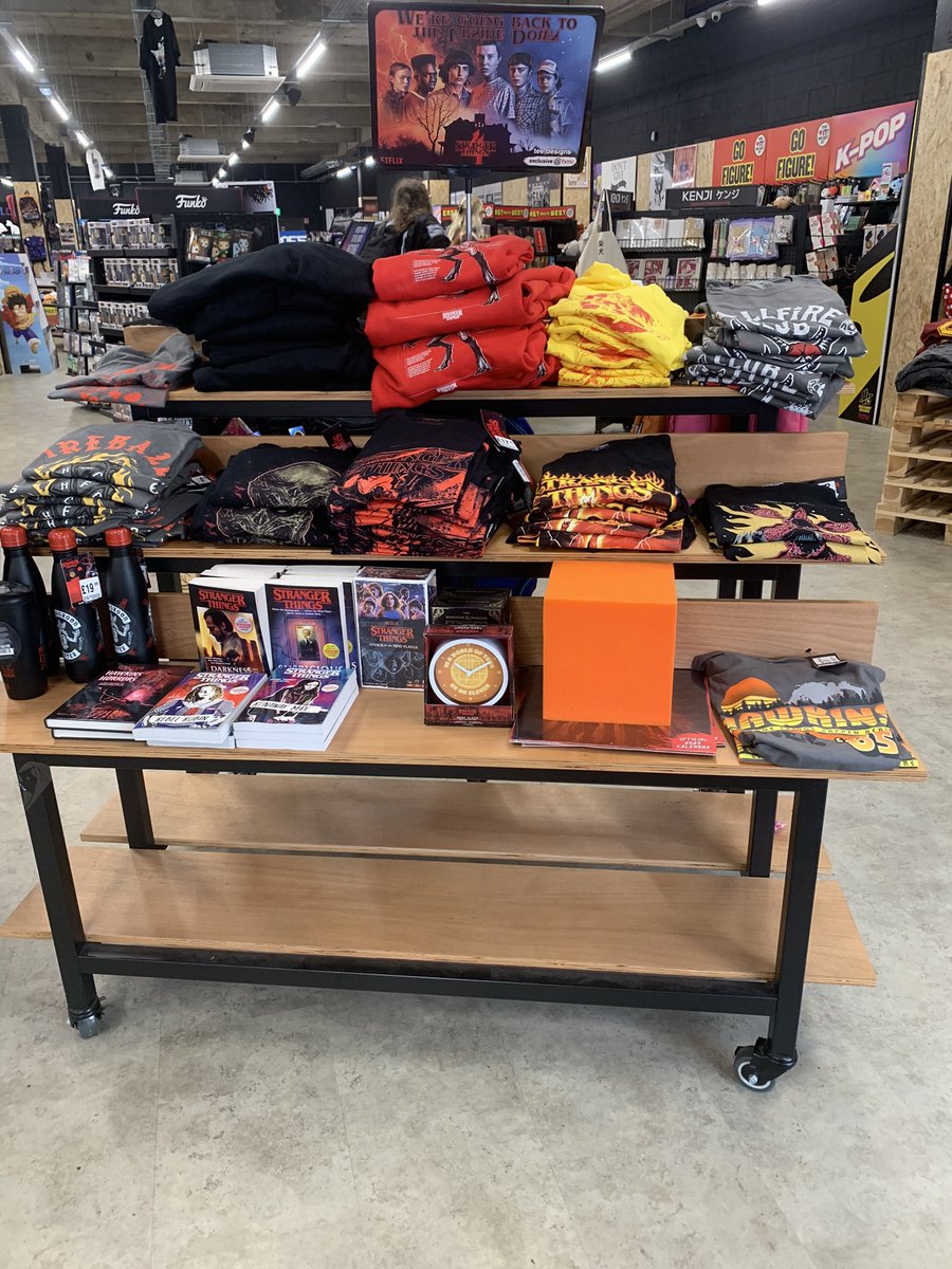 dans200thcube's tweet image. Day 23!
Hiding amongst the Stranger Things merch, think I blend in quite well!
xoxo
Cube 200
@danielhowell #danhowell #danielhowell #wadtour #doomedtour #werealldoomed