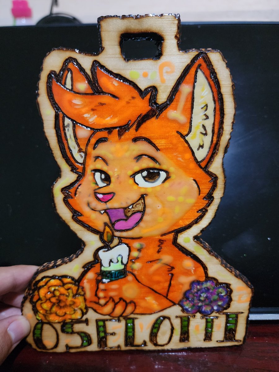 kopaOkami's tweet photo. Hello friends, I open pyrography and hand-painted pine wood badge commissions, temattematica for confuror, glow in the dark, only 5 slots.
The cost is 85 USD each, interested send DM
Delivery only confuror 
#Confuror https://t.co/AfYxxeRgbe