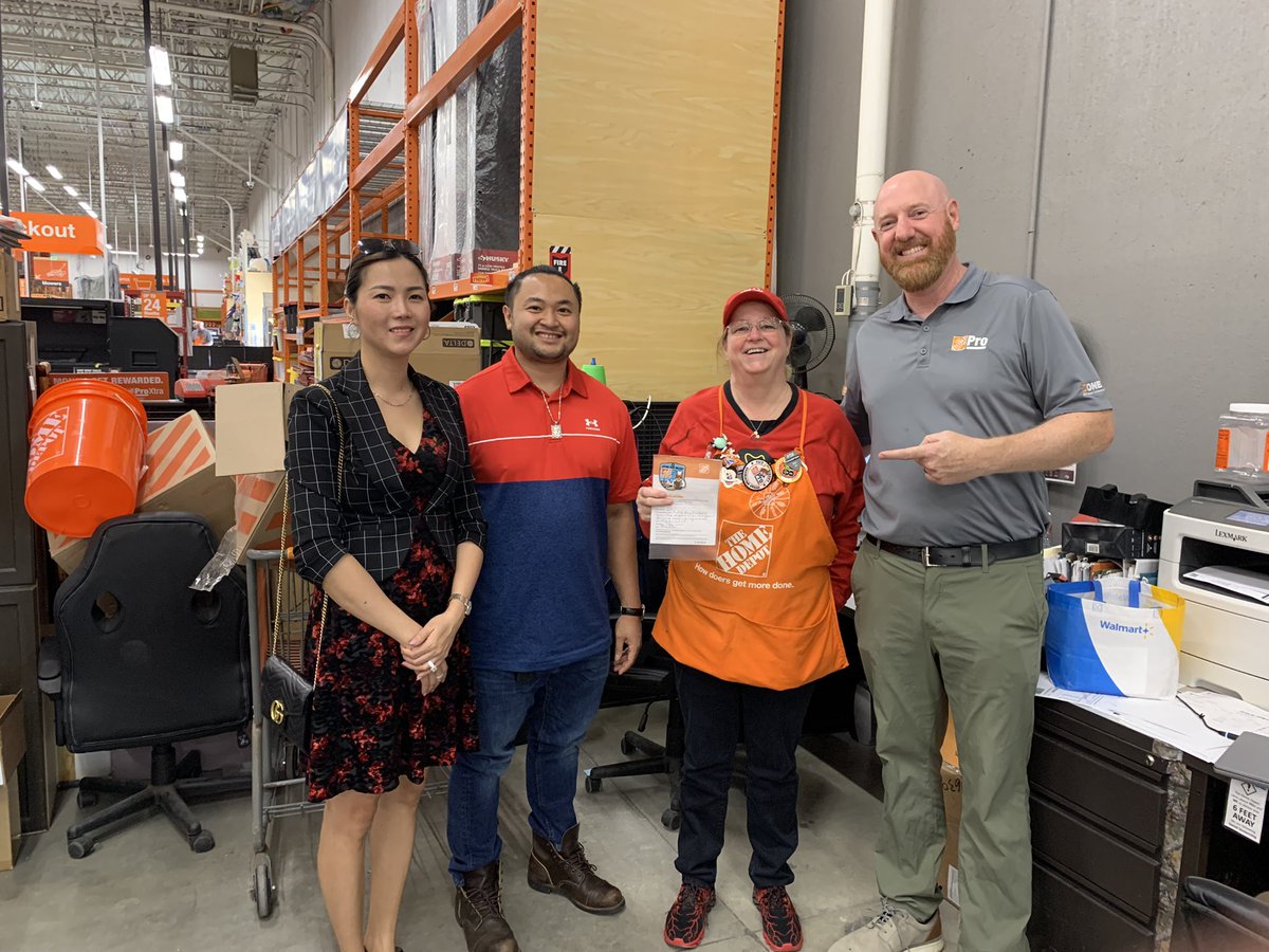 jaycglenn's tweet photo. Great day of Pro Customer Support at Store 6305. Pro DS Maddy is so well trusted in her relationships that she works with the GC and the home owner on decisions for their dream home. Great job Building Strong Relationships. @thd_alex @derekfleming @AJMarcoz #mightymightysoutheast https://t.co/14Rh1x7L0c