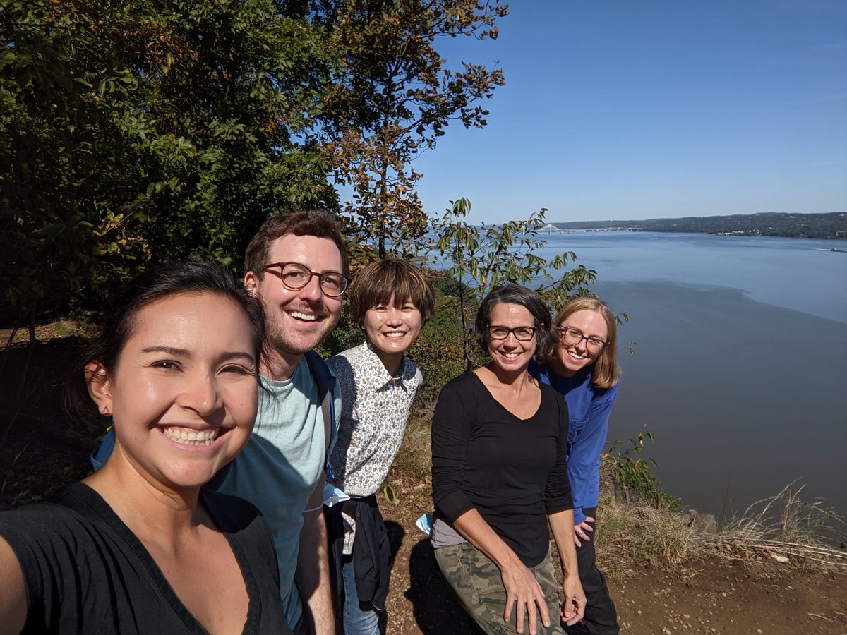 LDEOrockmech's tweet photo. The Rock and Ice Mlechanics group enjoyed a morning hike in the sunshine above the Hudson river this morning https://t.co/3OnQY3Bo7X