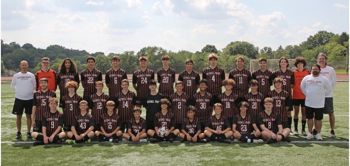 BPHawksboyssoc1's tweet photo. And Happy National Coaches day to our great coaching staff! #GoHawks #GoBandits #GoDestroyers https://t.co/WS0OTQNlwZ
