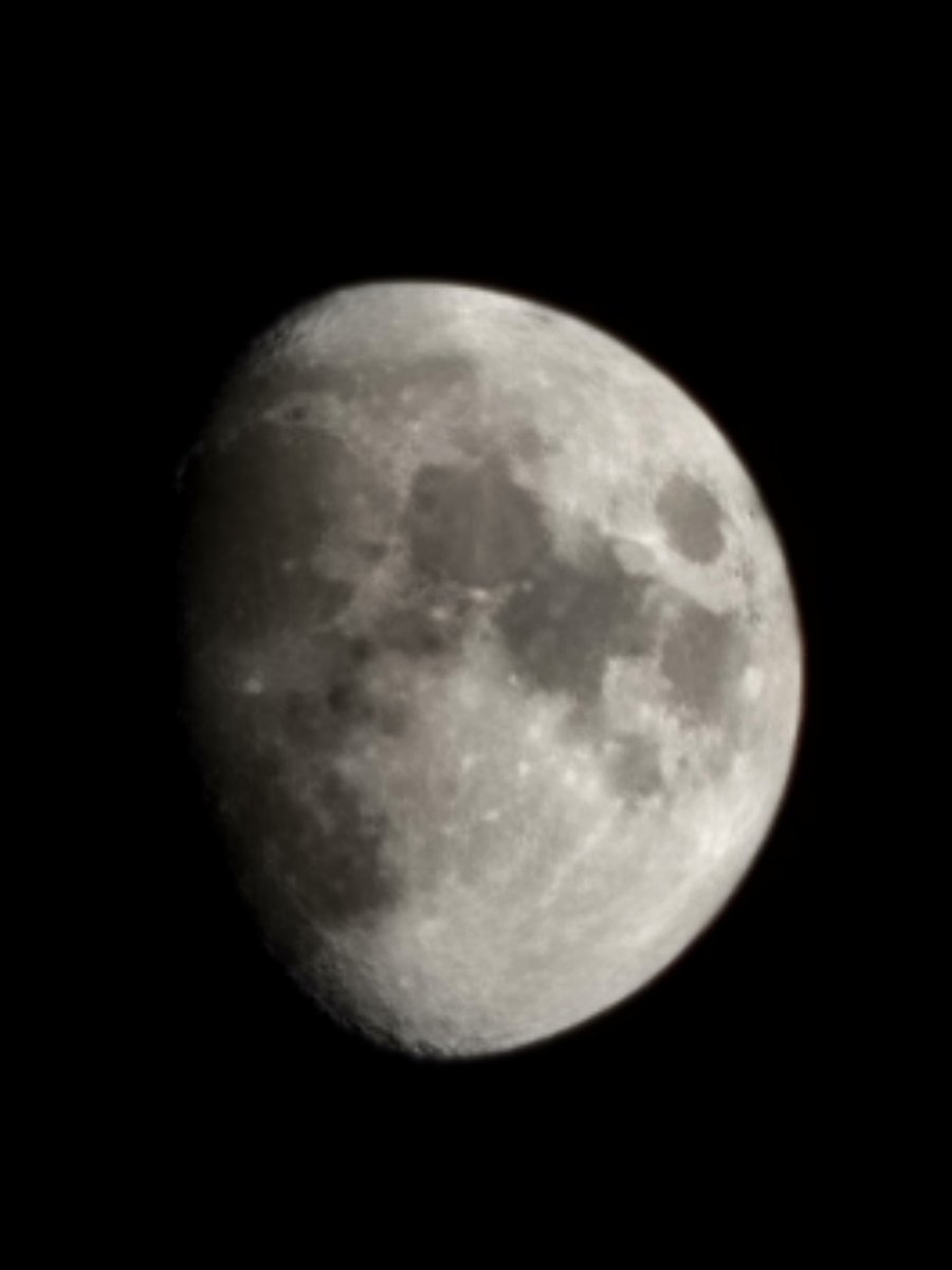 realcarsonzoch's tweet photo. @AJamesMcCarthy May not be as detailed, but I took this with my galaxy S22 Ultra, that 100x zoom is insane https://t.co/qlENKISttf