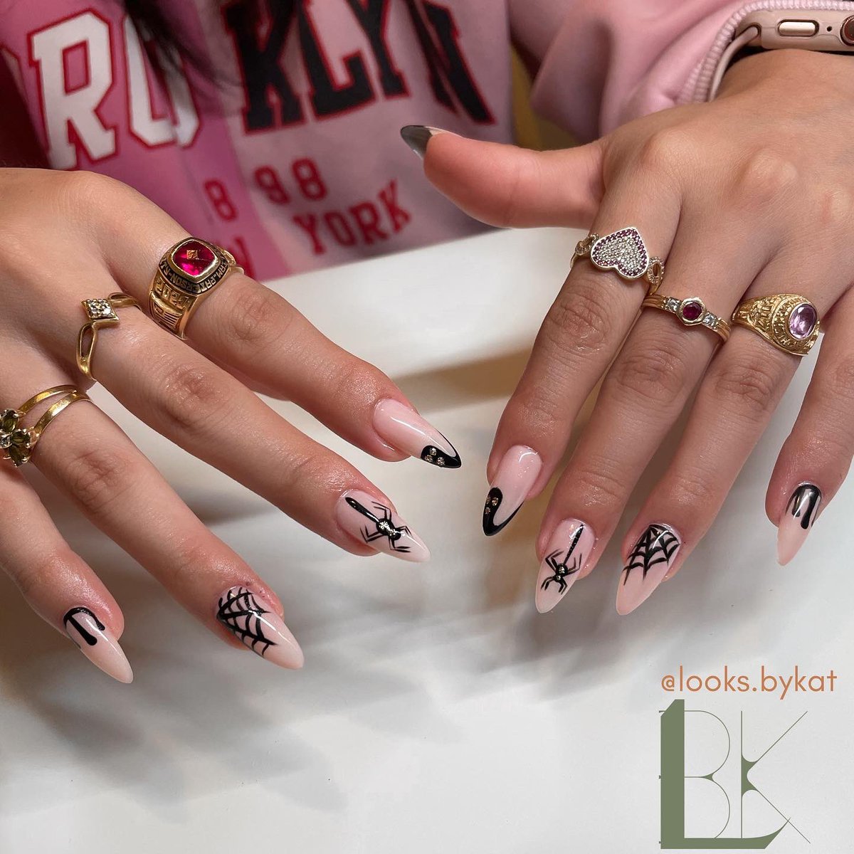 looksbykat's tweet photo. 🐈‍⬛🖤👻 #looksbykat https://t.co/jmcpI3qz4b