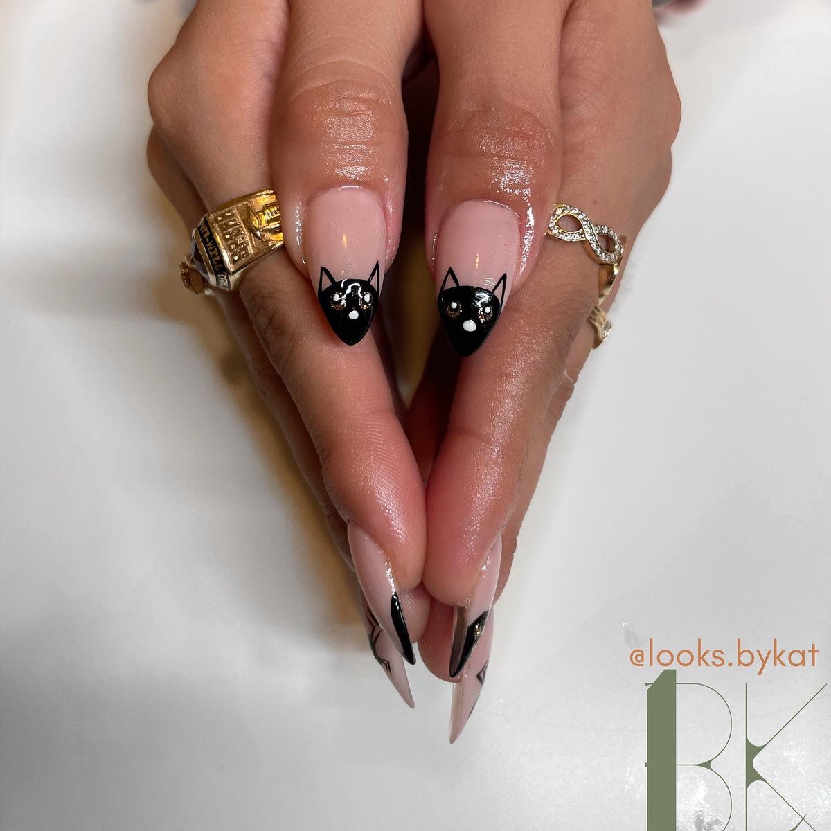 looksbykat's tweet photo. 🐈‍⬛🖤👻 #looksbykat https://t.co/jmcpI3qz4b