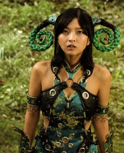 ゲキレンジャーといえばメレ。平田裕香さんのメレ。ゲキレンジャー以前から、単に平田裕香ファンだったワタシは【ほぼ素顔でのメレ】に吹っ飛んだ。だってホラ、悪の女性幹部っていったら「濃い目メイクのお色気担当」がお約束なのに。スタッフよう分かっとる! 