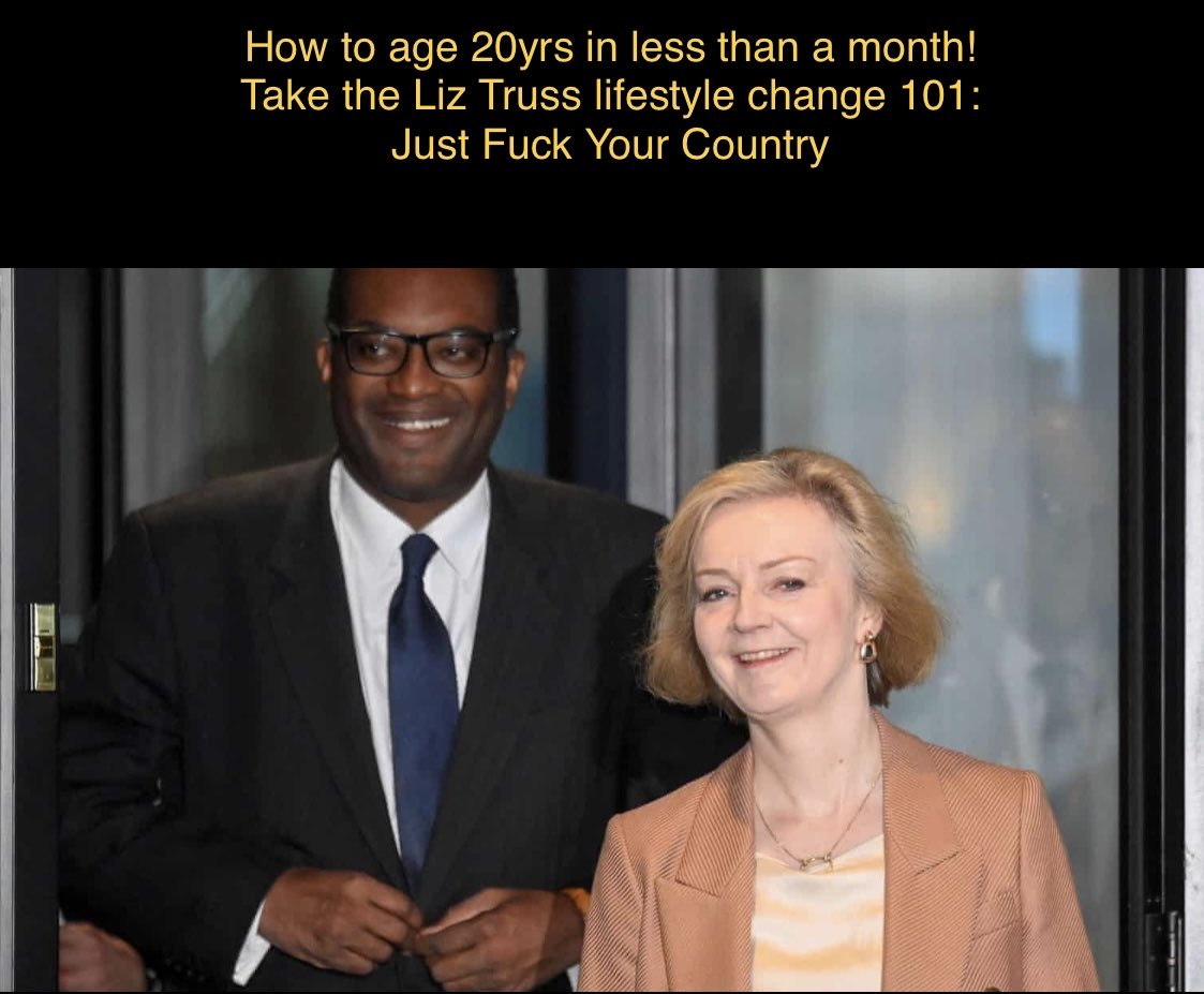 The Lady is for aging! ⁦<a href="/bbclaurak/">Laura Kuenssberg</a>⁩ ⁦<a href="/CliveMyrieBBC/">Clive Myrie</a>⁩ ⁦<a href="/Channel4News/">Channel 4 News</a>⁩ #No10DowningSt #tankingtheecinomy #foodbanks #mortgagerates