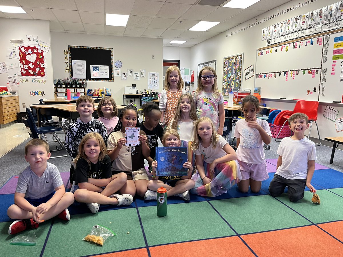 #youvebeenbooked <a href="/AngStallbaumer/">Angie Stallbaumer</a> #mymisdreads #beasrshine   We loved our book! ❤️📕🎃