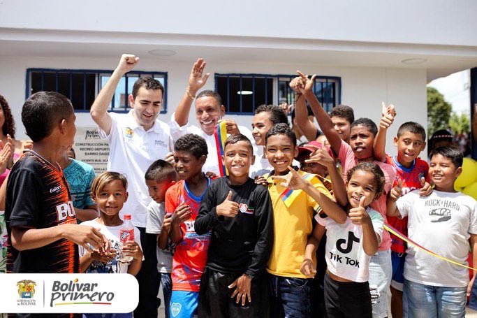 vablelscaff's tweet photo. 🇱🇹⚽️🏀 ¡Hacer felices a nuestros niños, niñas y jóvenes es nuestra mayor Alegría y es la prioridad absoluta del #BolívarPrimero!

Estamos muy contentos por cumplirles a nuestros menores con la apertura del Polideportivo de Río Viejo. 

#PrimeroElDeporte 
#BolívarPrimero https://t.co/DxmJt4C5Bj