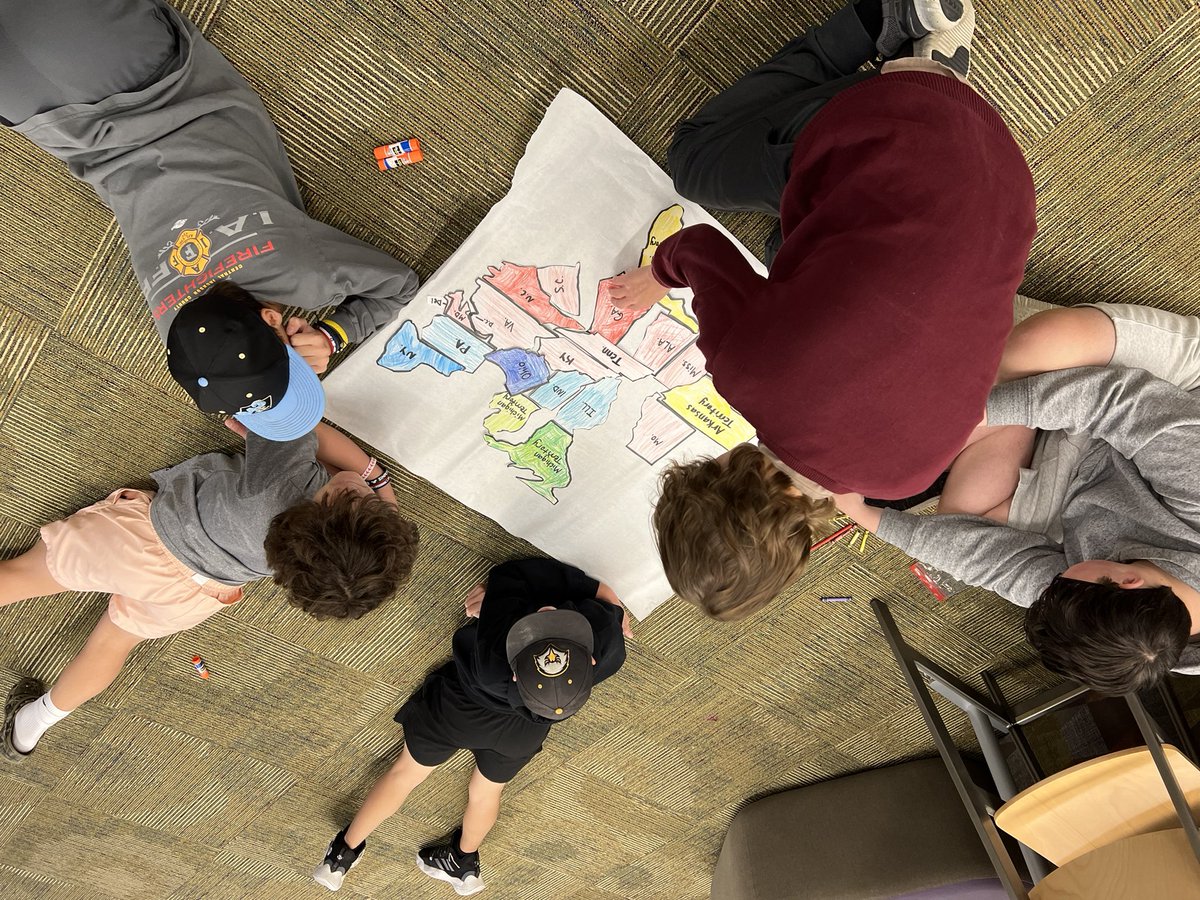 MissThomasgv's tweet photo. 8th Grade Social Studies collaborated to construct a map of the Missouri Compromise &amp; explain the necessity of the law @n8than_thomas #NMSteach https://t.co/n8HT3s1SWc